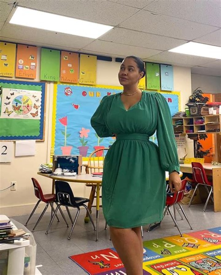 Do female teachers get attracted to students?