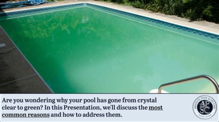 Does high pH turn pool green?