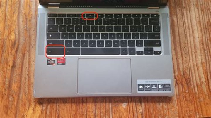 What can a MacBook do that a Chromebook can t?